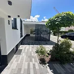 Dayyounglife Mit Terrasse Grill Parkplatz